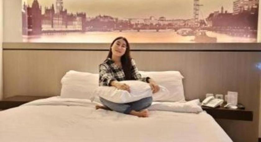 Alexander Hotel Tegal Exterior foto
